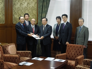 写真：新幹線・鉄道問題対策特別委員会要望活動