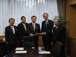 写真：原子力発電関係道県議会議長協議会