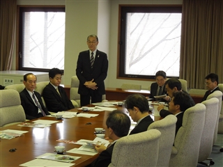 写真：議会運営委員会県外調査