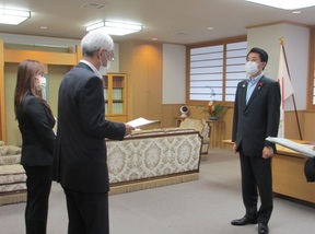 県議会議長への勧告