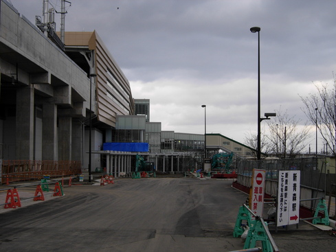 新幹線新青森駅前広場