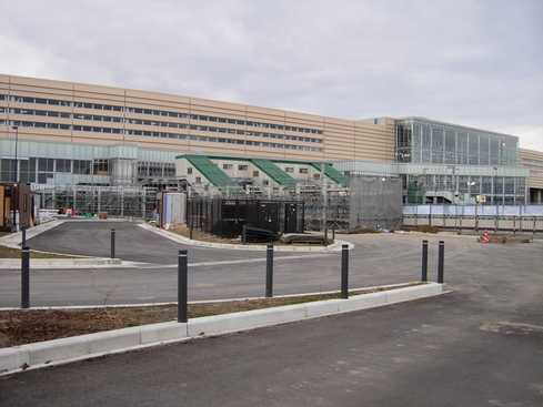 新幹線新青森駅前広場