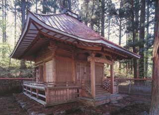 巌鬼山神社本殿