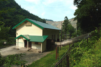 旧島守発電所本館